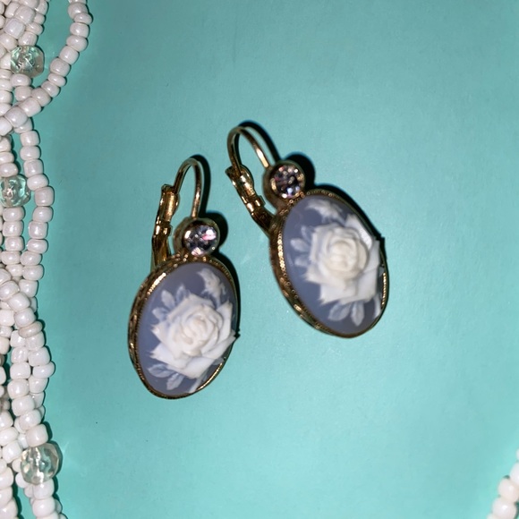 Vintage Cameo Jewelry Set - Picture 5 of 7